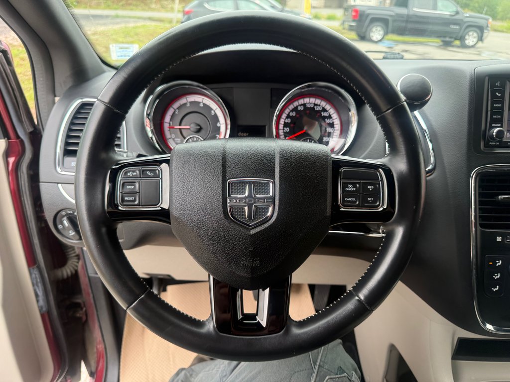 2019 Dodge GRAND CARAVAN SXT Premium Plus, keyless entry,Cruise control, BT in COLDBROOK, Nova Scotia - 10 - w1024h768px