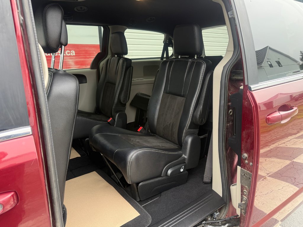 2019 Dodge GRAND CARAVAN SXT Premium Plus, keyless entry,Cruise control, BT in COLDBROOK, Nova Scotia - 13 - w1024h768px