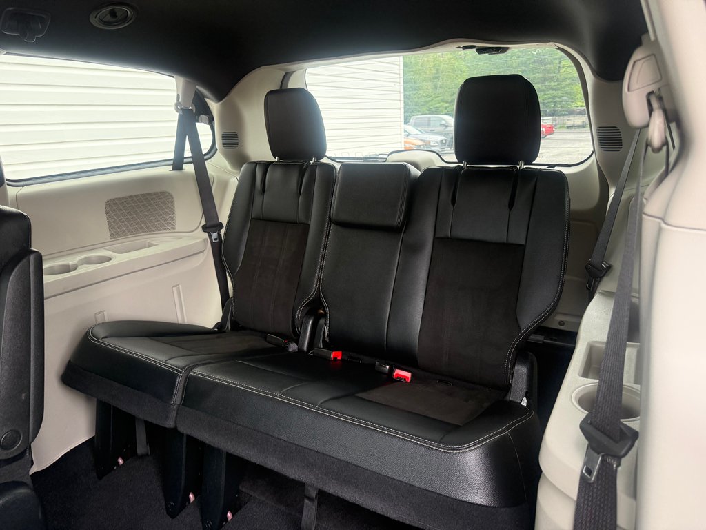 2019 Dodge GRAND CARAVAN SXT Premium Plus, keyless entry,Cruise control, BT in COLDBROOK, Nova Scotia - 14 - w1024h768px