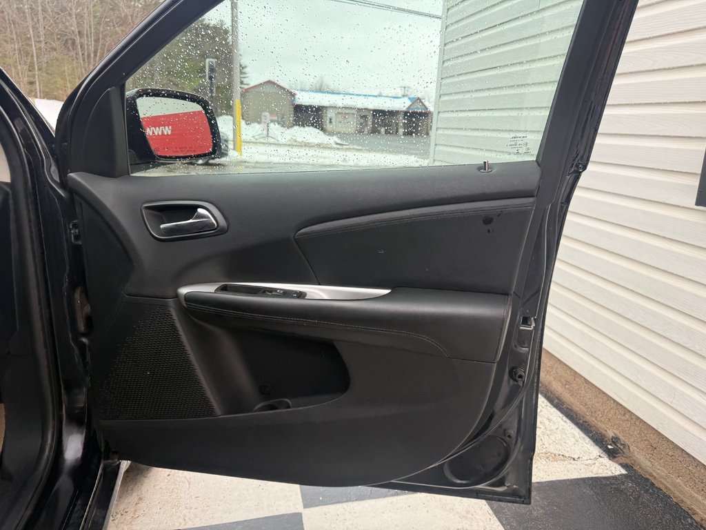 2014 Dodge JOURNEY SXT SXT, keyless entry, Cruise control, Bluetooth in COLDBROOK, Nova Scotia - 18 - w1024h768px