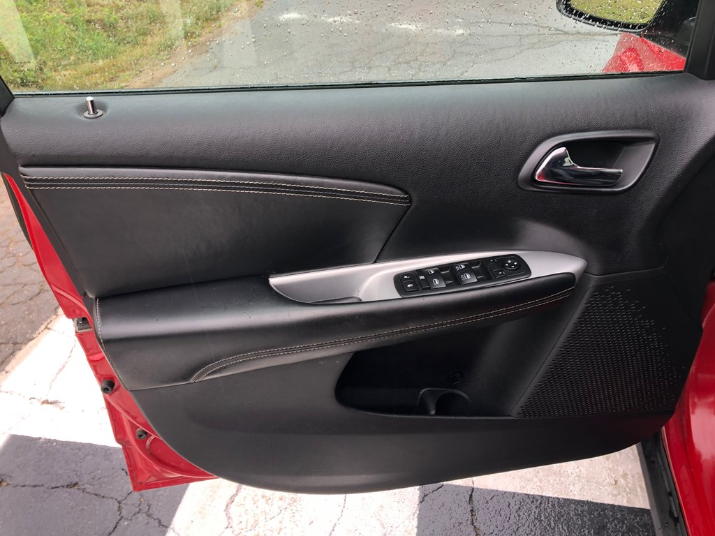 2012 Dodge Journey R/T - Push Start, Handsfree & Power Windows in Kentville, Nova Scotia - 9 - w1024h768px