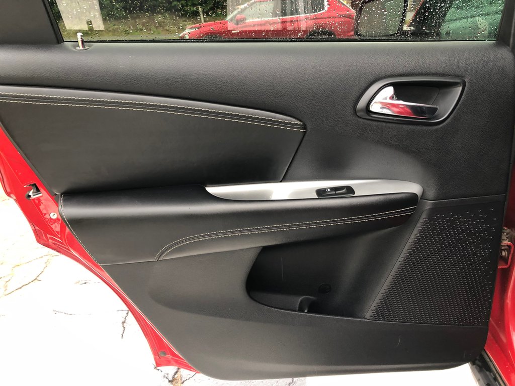 2012 Dodge Journey R/T - Push Start, Handsfree & Power Windows in Kentville, Nova Scotia - 17 - w1024h768px
