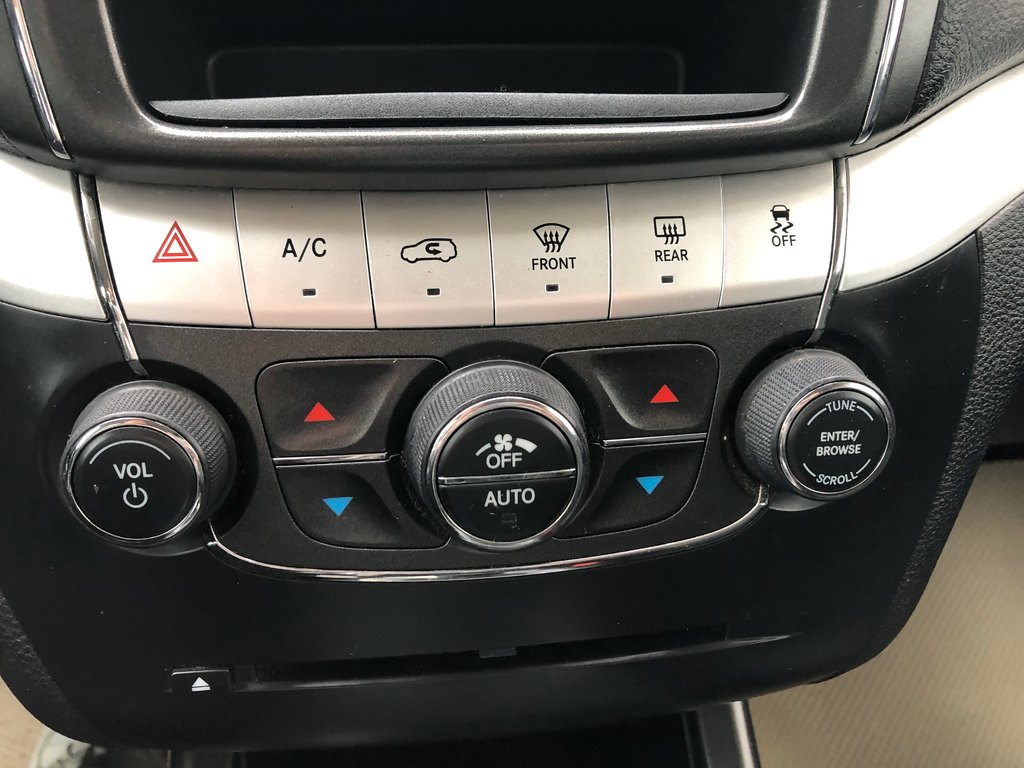 2012 Dodge Journey R/T - Push Start, Handsfree & Power Windows in Kentville, Nova Scotia - 13 - w1024h768px