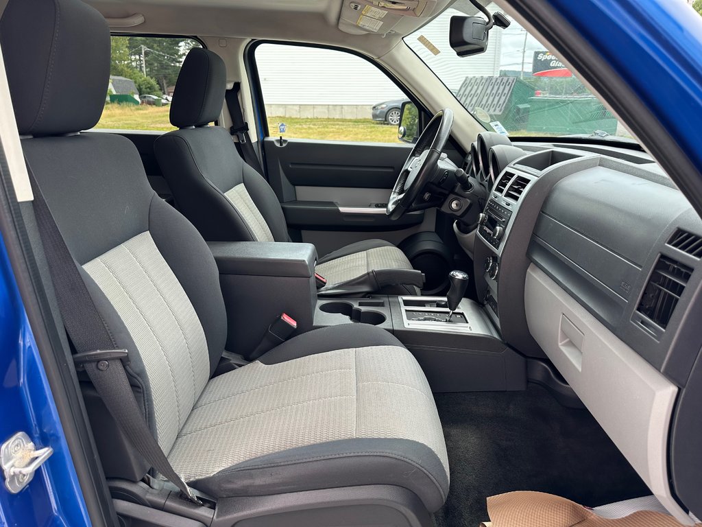 2007 Dodge Nitro SLT in Kentville, Nova Scotia - 19 - w1024h768px