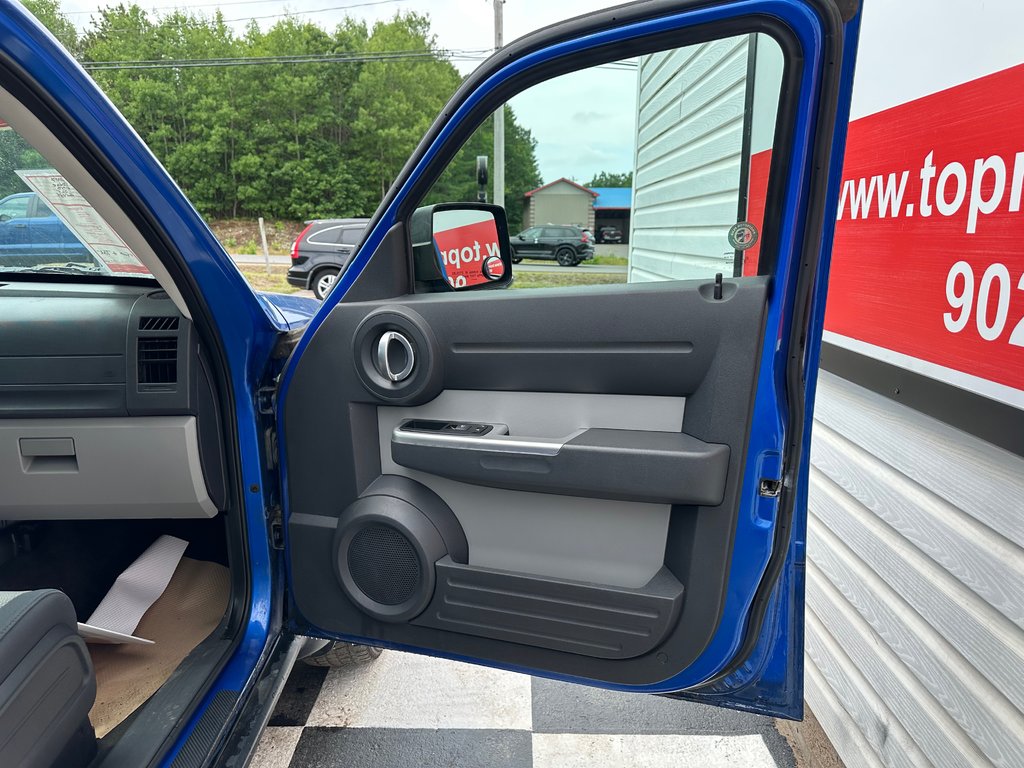 2007 Dodge Nitro SLT in Kentville, Nova Scotia - 18 - w1024h768px