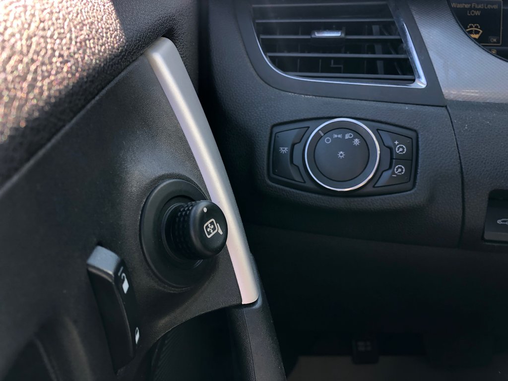 2013 Ford Edge SEL - reverse camera, sunroof, heated seats, a/c in Kentville, Nova Scotia - 8 - w1024h768px