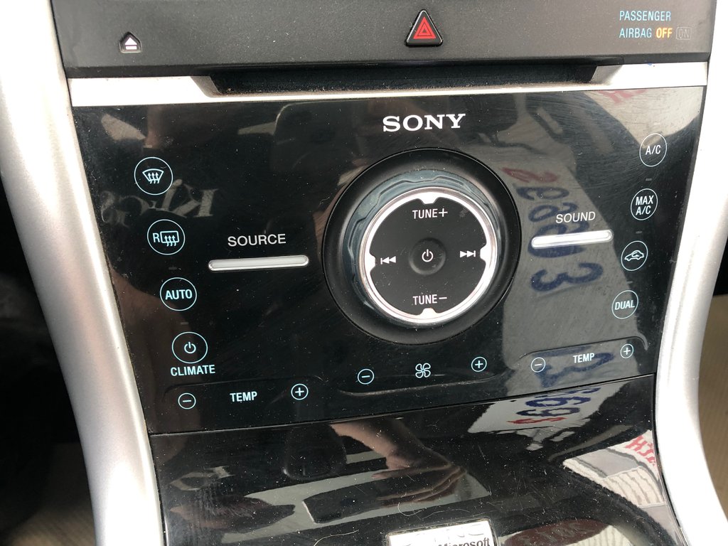 2013 Ford Edge Limited - sunroof, power seats, dual climate zones in Kentville, Nova Scotia - 9 - w1024h768px
