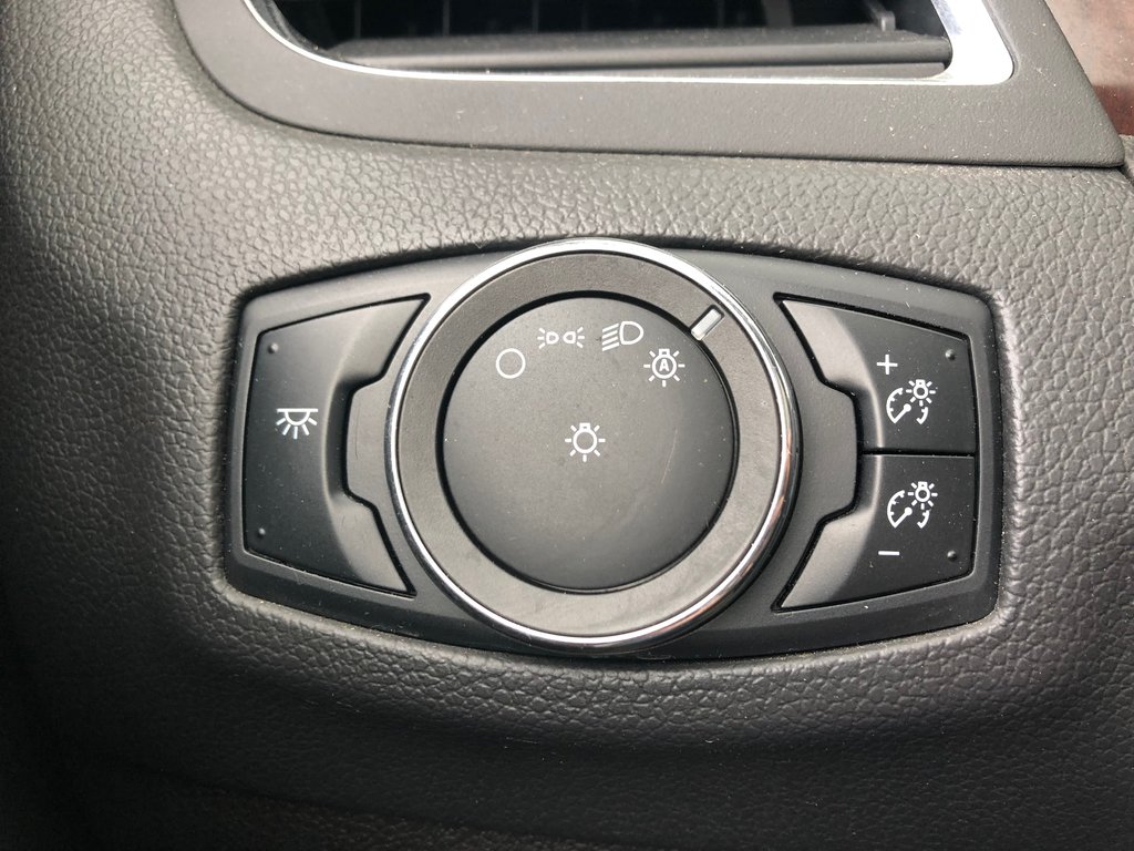 2013 Ford Edge Limited - sunroof, power seats, dual climate zones in Kentville, Nova Scotia - 27 - w1024h768px