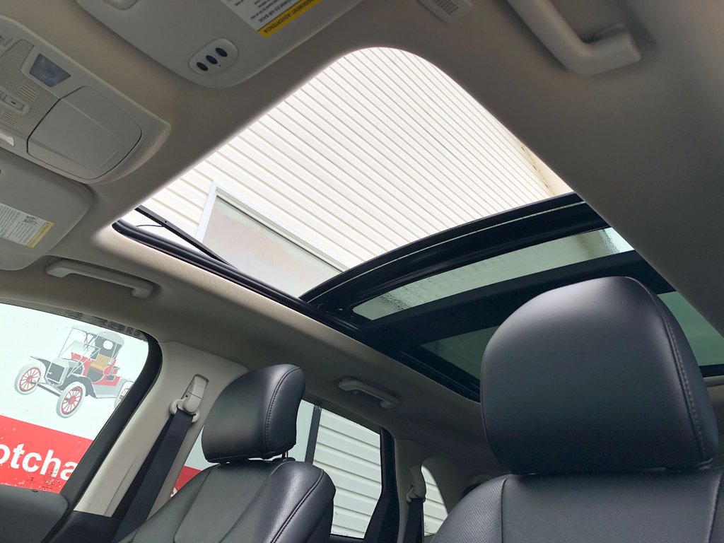 2019 Ford Edge Titanium - reverse camera, hands free, cruise in Kentville, Nova Scotia - 16 - w1024h768px