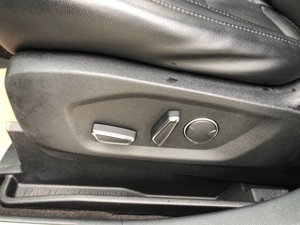 2019 Ford Edge Titanium - reverse camera, hands free, cruise in Kentville, Nova Scotia - 18 - w1024h768px