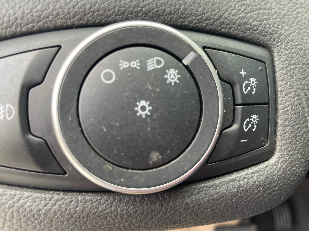 2015 Ford ESCAPE SE SE - HEATED SEATS , NAVIAGTION in COLDBROOK, Nova Scotia - 9 - w1024h768px
