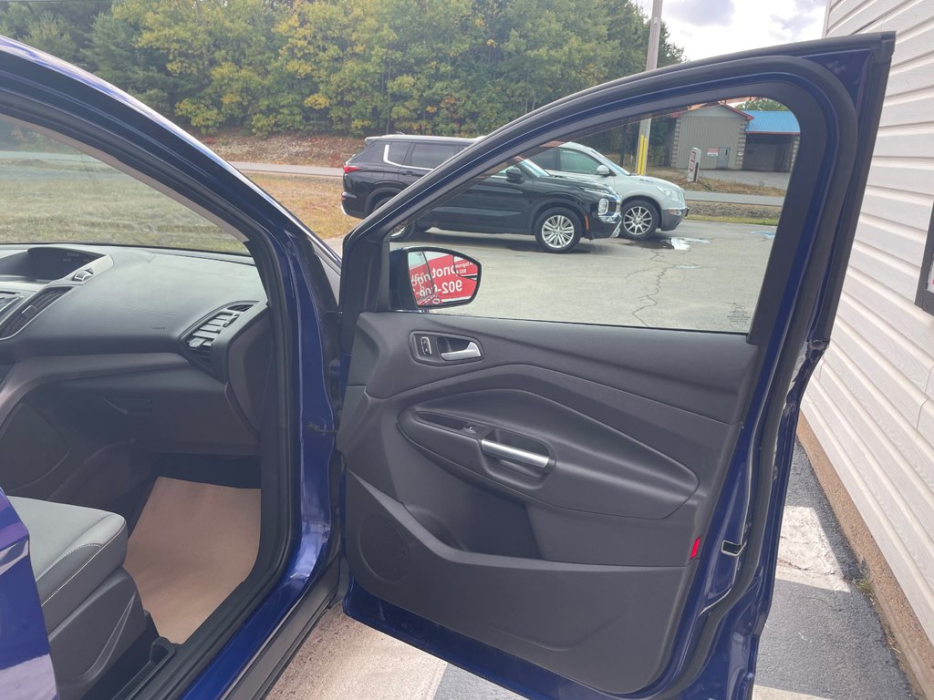 2015 Ford ESCAPE SE SE - HEATED SEATS , NAVIAGTION in COLDBROOK, Nova Scotia - 22 - w1024h768px