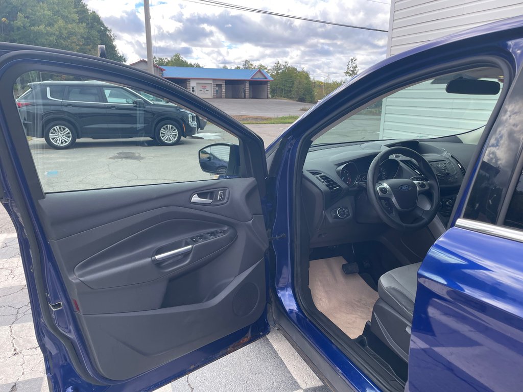 2015 Ford ESCAPE SE SE - HEATED SEATS , NAVIAGTION in COLDBROOK, Nova Scotia - 7 - w1024h768px