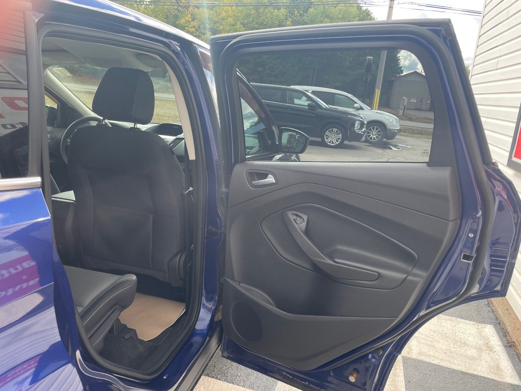 2015 Ford ESCAPE SE SE - HEATED SEATS , NAVIAGTION in COLDBROOK, Nova Scotia - 19 - w1024h768px