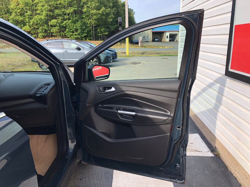 2019 Ford ESCAPE SE SE - Reverse Camera, Push Start, Power Seats in COLDBROOK, Nova Scotia - 24 - w1024h768px
