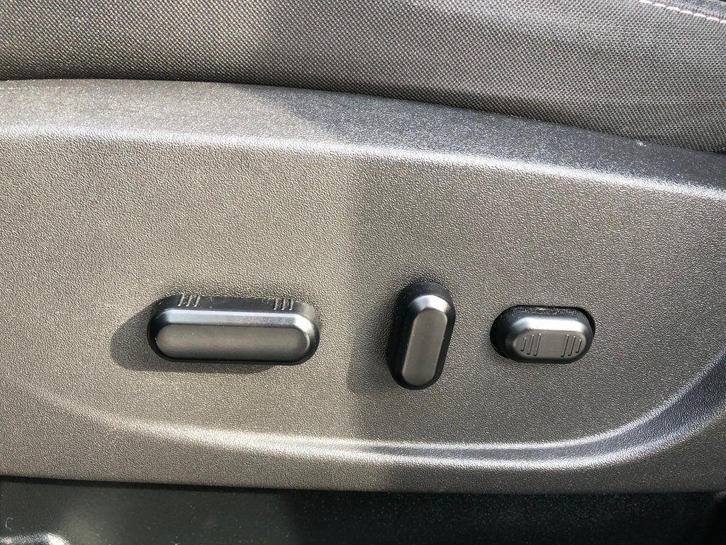 2019 Ford ESCAPE SE SE - Reverse Camera, Push Start, Power Seats in COLDBROOK, Nova Scotia - 19 - w1024h768px