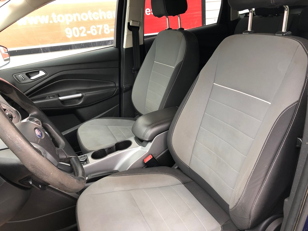 Ford Escape SE - heated seats, hands free, auto, 4WD, a/c 2013 à Kentville, Nouvelle-Écosse - 16 - w1024h768px