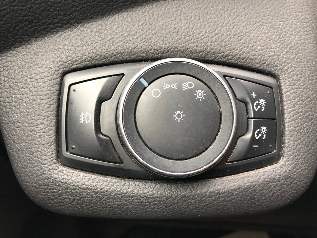 Ford Escape SE - heated seats, hands free, auto, 4WD, a/c 2013 à Kentville, Nouvelle-Écosse - 8 - w1024h768px