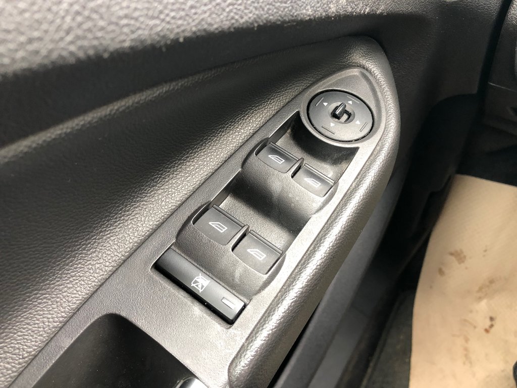 Ford Escape SE - heated seats, hands free, auto, 4WD, a/c 2013 à Kentville, Nouvelle-Écosse - 7 - w1024h768px
