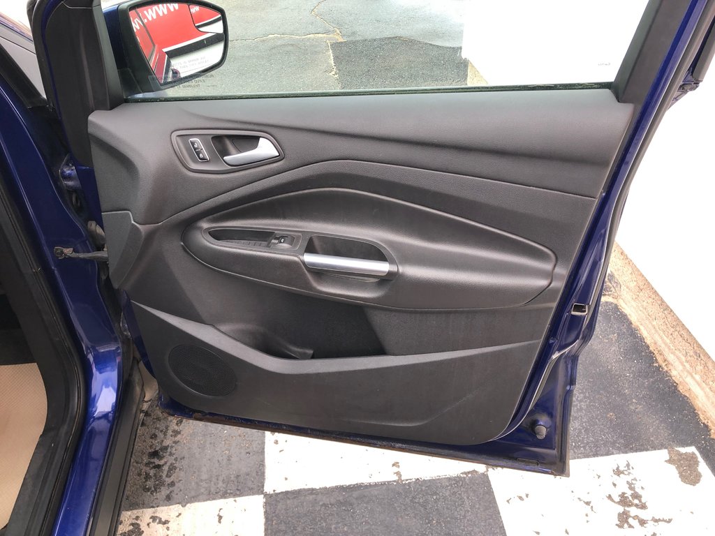 Ford Escape SE - heated seats, hands free, auto, 4WD, a/c 2013 à Kentville, Nouvelle-Écosse - 20 - w1024h768px
