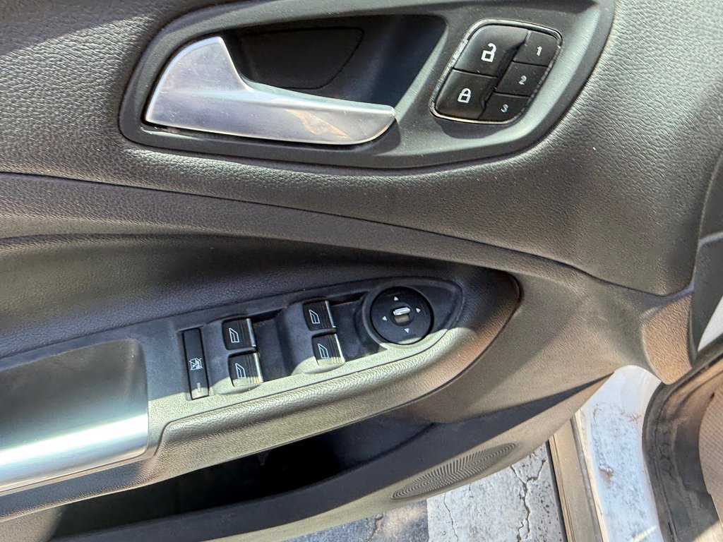 Ford ESCAPE SEL, keyless entry, backup camera, Bluetooth 2013 à Kentville, Nouvelle-Écosse - 8 - w1024h768px