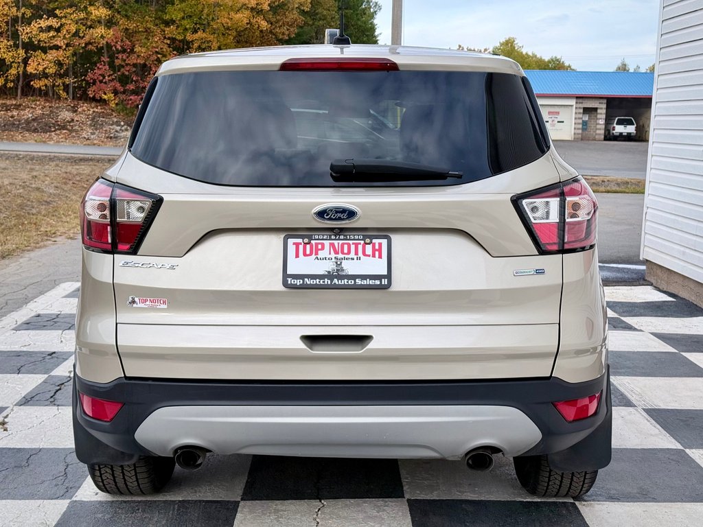 Ford ESCAPE S | 4-wheel Drive, CD/MP3 Player 2017 à COLDBROOK, Nouvelle-Écosse - 5 - w1024h768px
