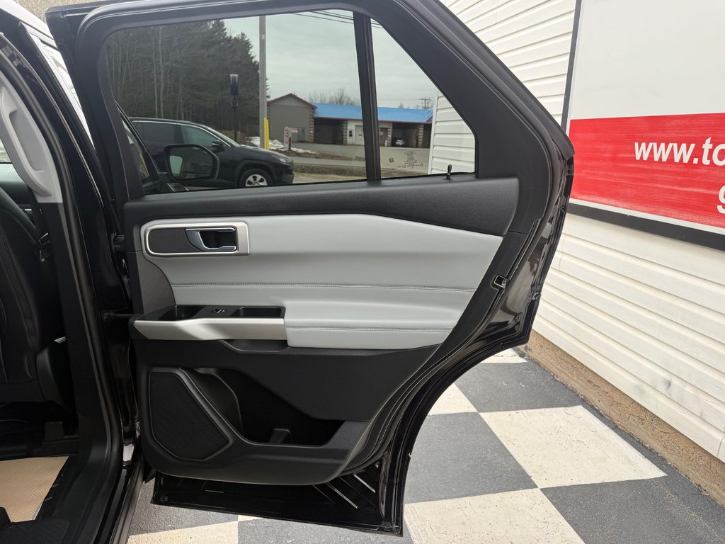 2021 Ford EXPLORER XLT, keyless entry, Remote Start, Bluetooth in COLDBROOK, Nova Scotia - 18 - w1024h768px