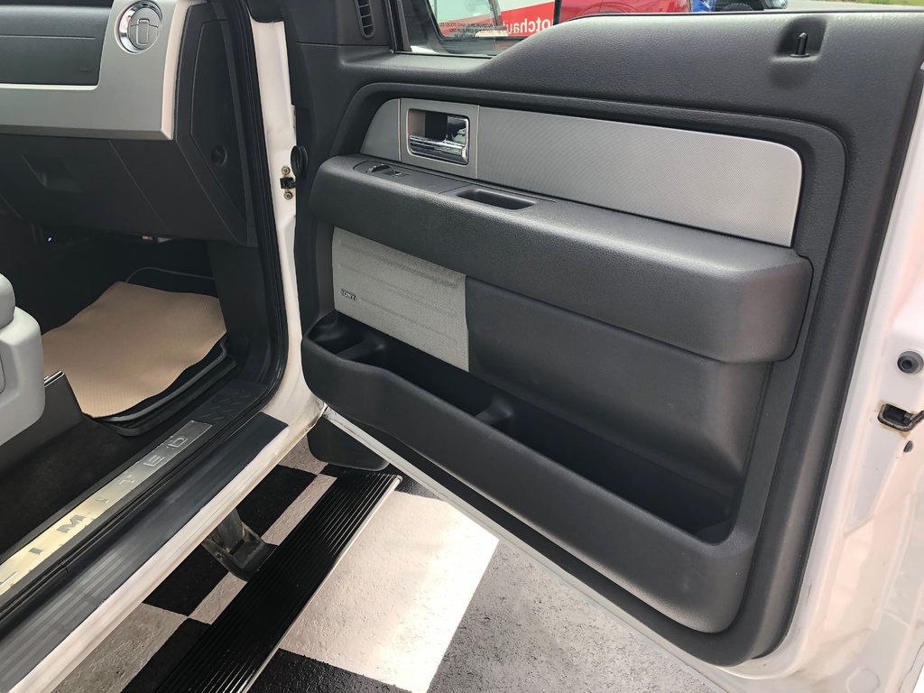 2011 Ford F150 Lariat - Leather Seats, Sun Roof, Power Windows in COLDBROOK, Nova Scotia - 22 - w1024h768px
