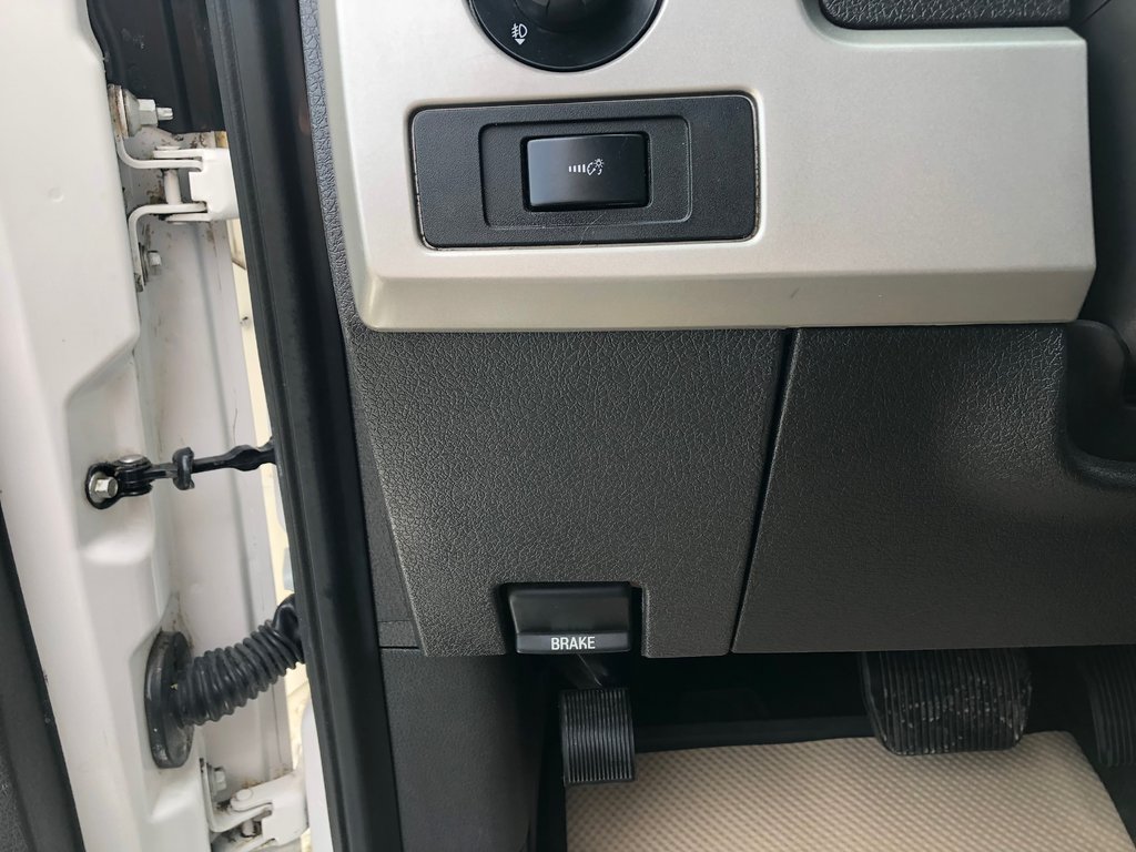 2011 Ford F150 Lariat - Leather Seats, Sun Roof, Power Windows in COLDBROOK, Nova Scotia - 11 - w1024h768px