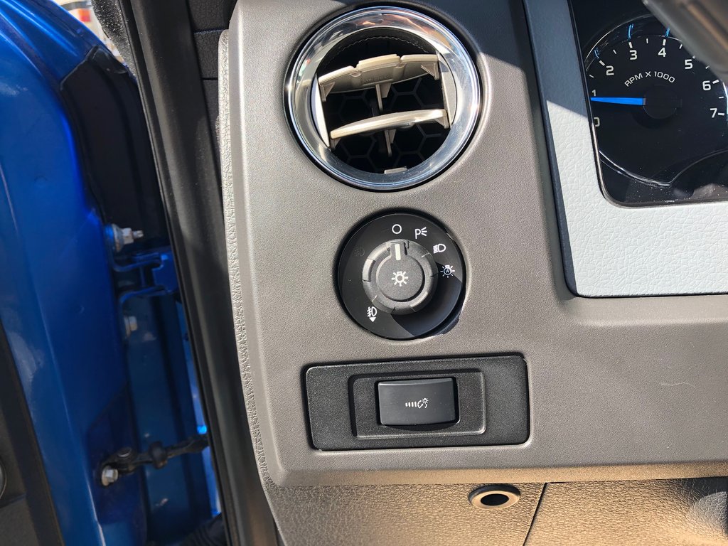 2014 Ford F150 XLT - Reverse Camera, Bluetooth, Heated Seats in COLDBROOK, Nova Scotia - 9 - w1024h768px