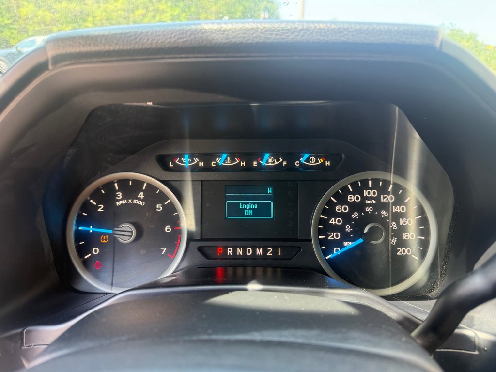 Ford F150 XLT, keyless entry, CRUSIE CONTROL, Bluetooth 2016 à COLDBROOK, Nouvelle-Écosse - 11 - w1024h768px