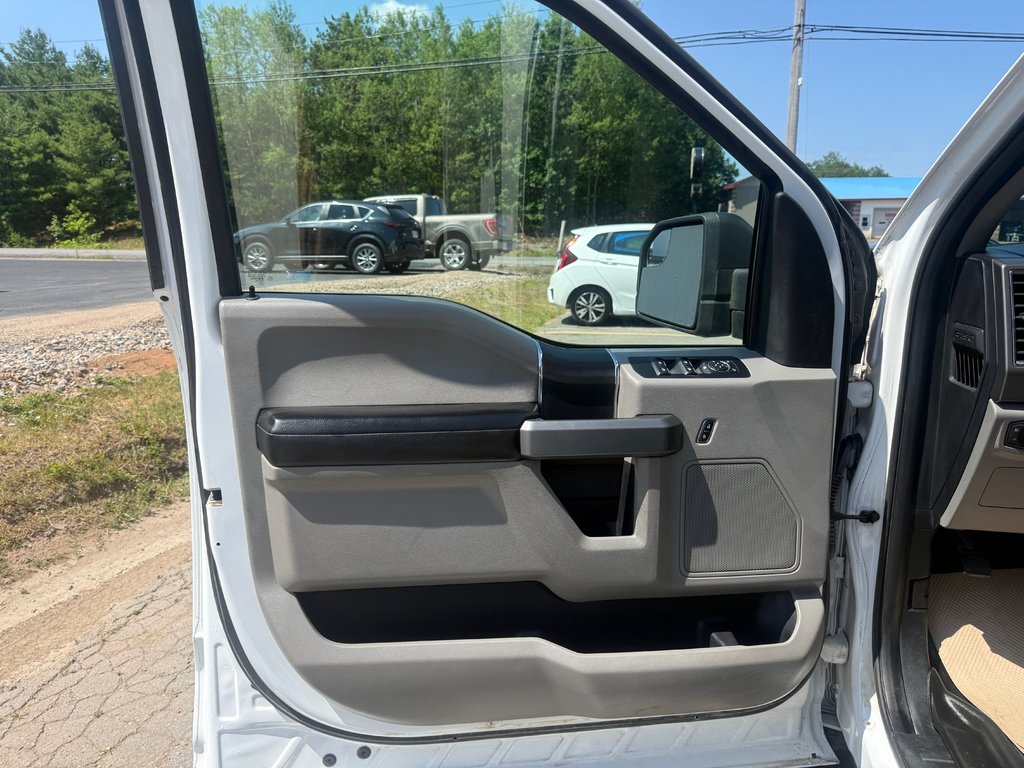Ford F150 XLT, keyless entry, CRUSIE CONTROL, Bluetooth 2016 à COLDBROOK, Nouvelle-Écosse - 7 - w1024h768px