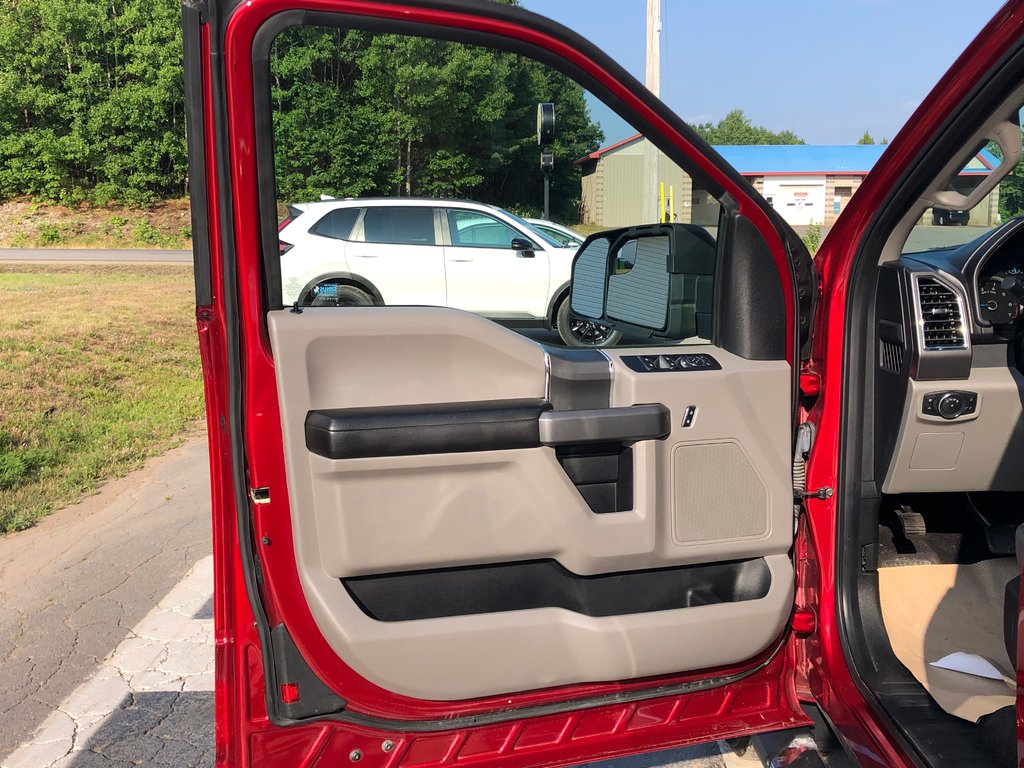 Ford F150 XLT - CD Player, Hands Free, Power Windows 2017 à COLDBROOK, Nouvelle-Écosse - 8 - w1024h768px
