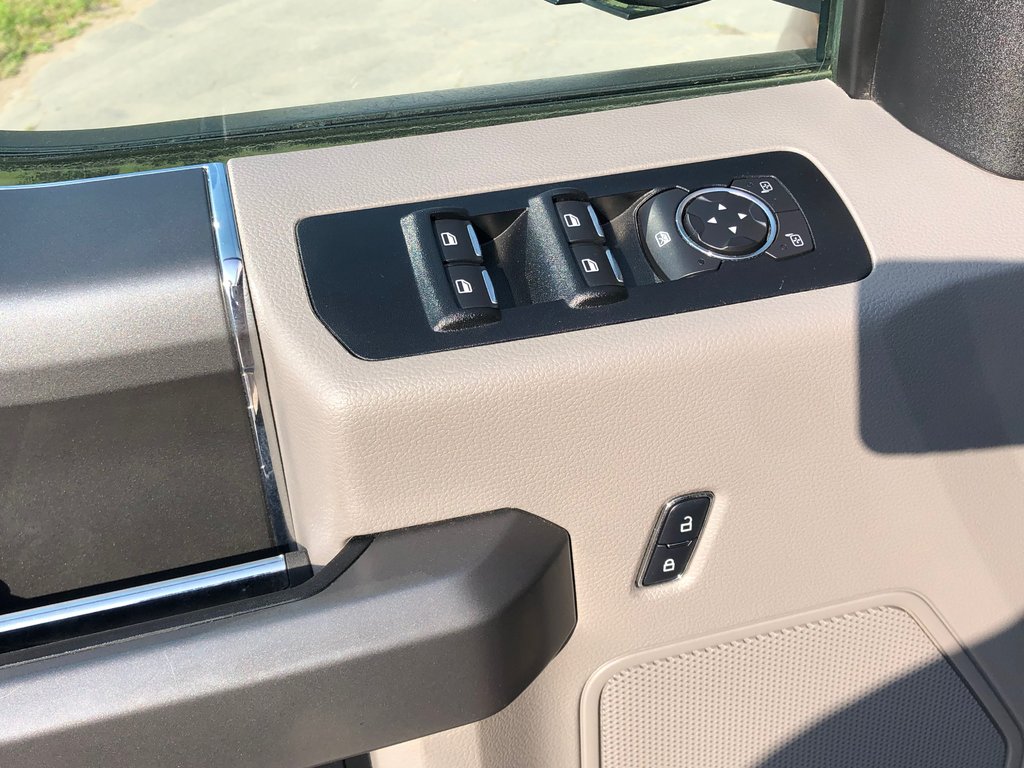 Ford F150 XLT - CD Player, Hands Free, Power Windows 2017 à COLDBROOK, Nouvelle-Écosse - 9 - w1024h768px
