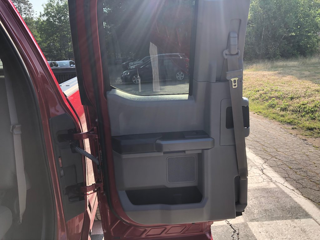 Ford F150 XLT - CD Player, Hands Free, Power Windows 2017 à COLDBROOK, Nouvelle-Écosse - 17 - w1024h768px