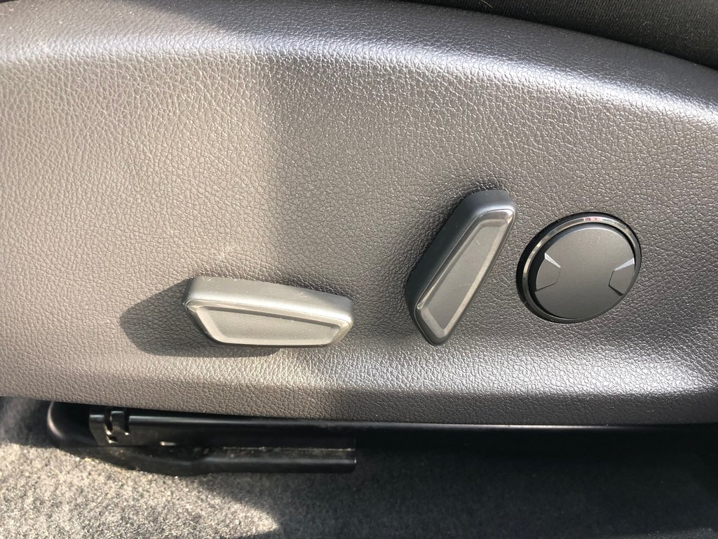2016 Ford Focus titanium Titanium - Reverse Camera, Sunroof, Power Seats in COLDBROOK, Nova Scotia - 19 - w1024h768px