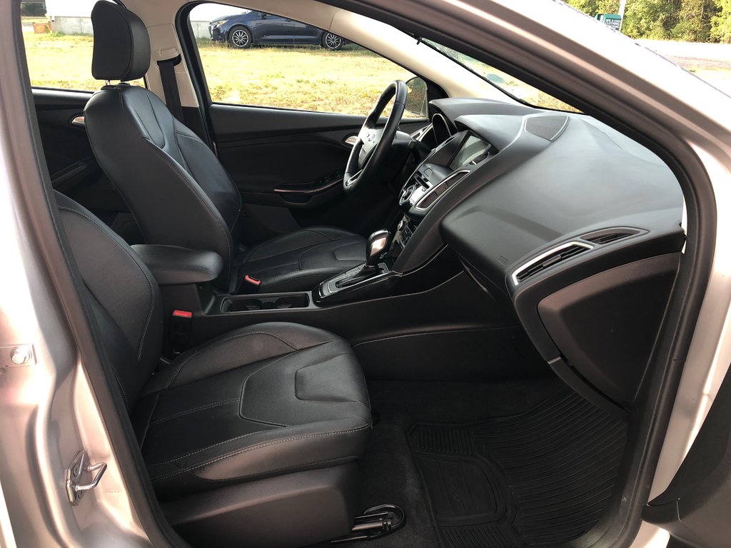2016 Ford Focus titanium Titanium - Reverse Camera, Sunroof, Power Seats in COLDBROOK, Nova Scotia - 27 - w1024h768px