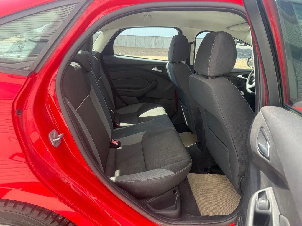 2013 Ford FOCUS SE, keyless entry, backup camera, Bluetooth in Kentville, Nova Scotia - 17 - w1024h768px