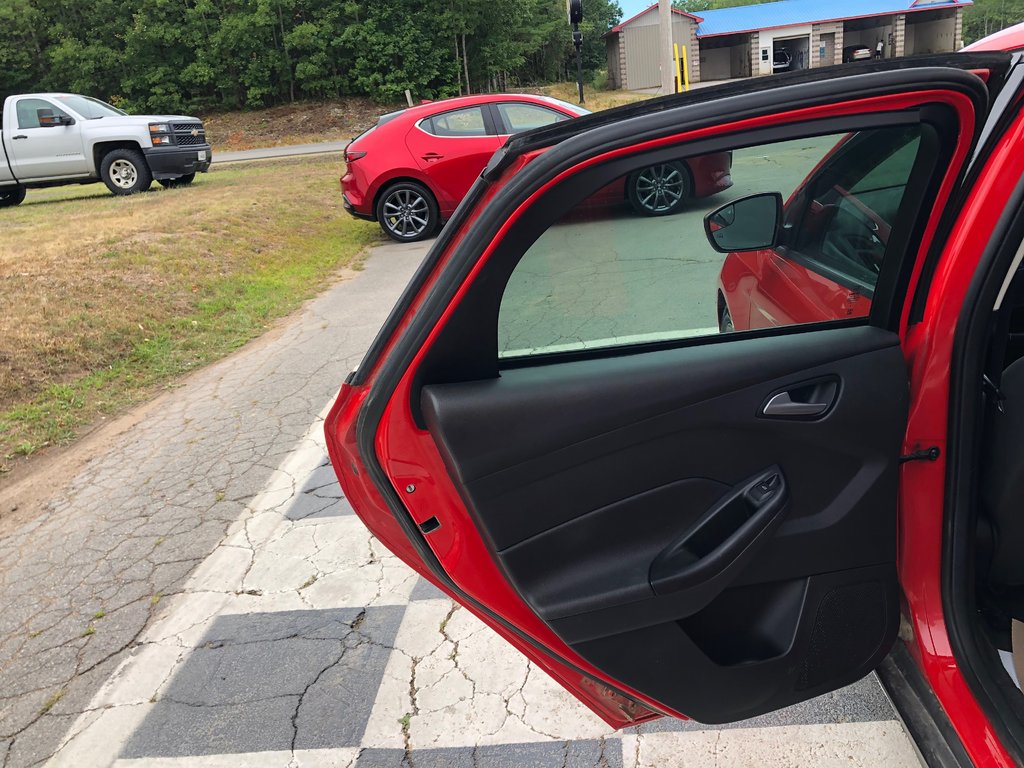 2014 Ford Focus SE - CD Player, Heated Seats, Power Windows in COLDBROOK, Nova Scotia - 16 - w1024h768px
