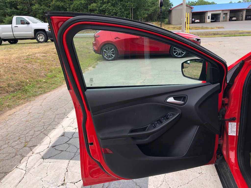 2014 Ford Focus SE - CD Player, Heated Seats, Power Windows in COLDBROOK, Nova Scotia - 7 - w1024h768px