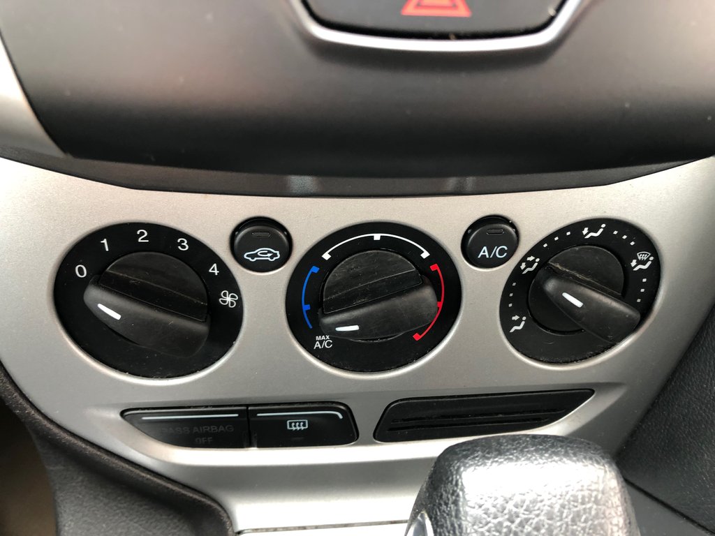2014 Ford Focus SE - CD Player, Heated Seats, Power Windows in COLDBROOK, Nova Scotia - 13 - w1024h768px