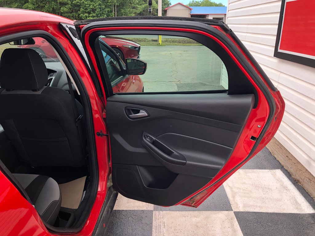 2014 Ford Focus SE - CD Player, Heated Seats, Power Windows in COLDBROOK, Nova Scotia - 19 - w1024h768px
