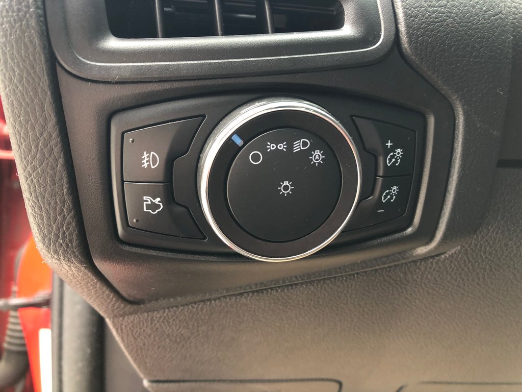 2014 Ford Focus SE - CD Player, Heated Seats, Power Windows in COLDBROOK, Nova Scotia - 9 - w1024h768px