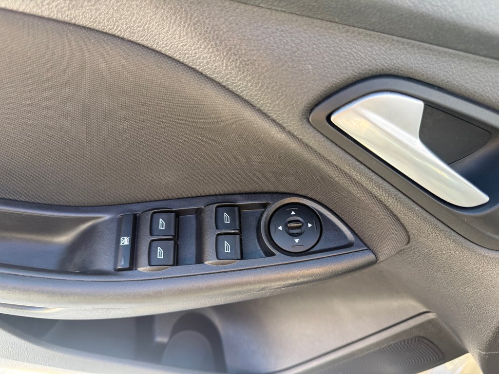 Ford FOCUS SE, keyless entry, backup camera, Bluetooth 2016 à Kentville, Nouvelle-Écosse - 8 - w1024h768px