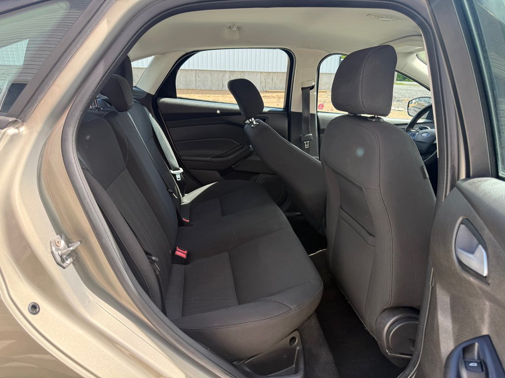 Ford FOCUS SE, keyless entry, backup camera, Bluetooth 2016 à Kentville, Nouvelle-Écosse - 17 - w1024h768px