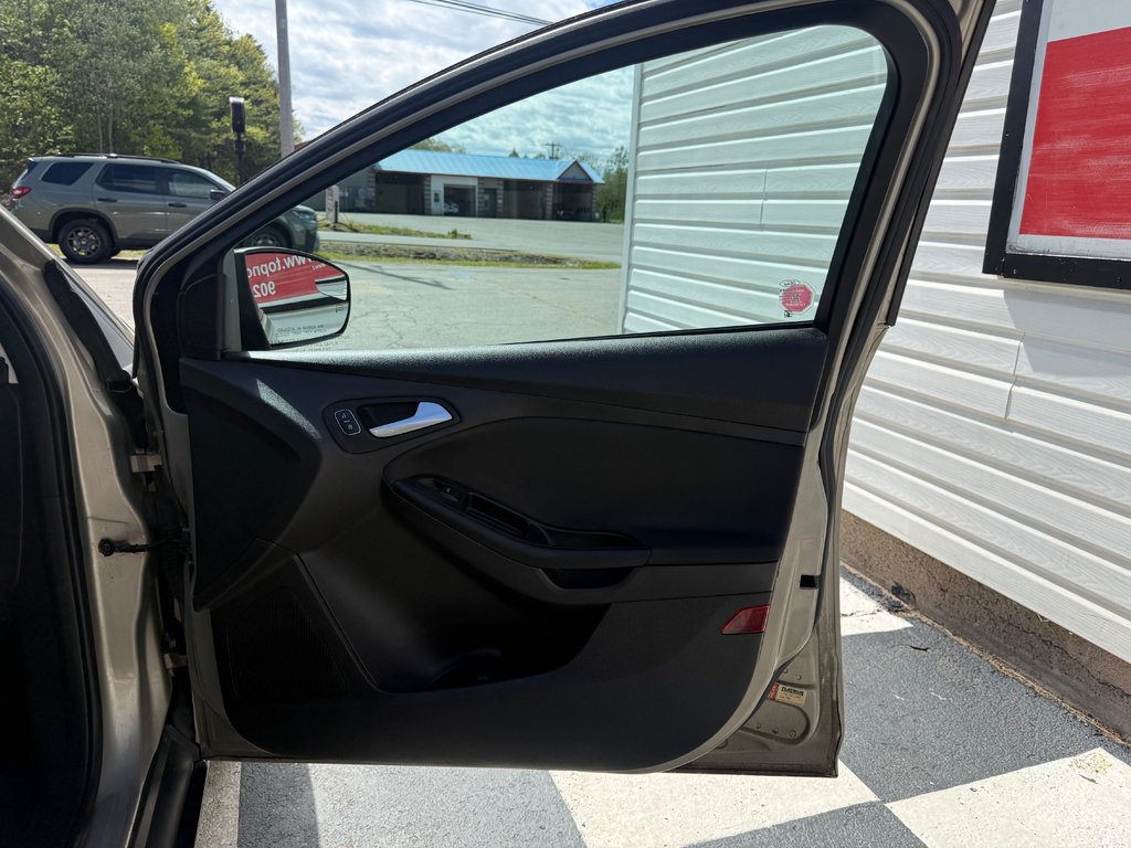 Ford FOCUS SE, keyless entry, backup camera, Bluetooth 2016 à Kentville, Nouvelle-Écosse - 18 - w1024h768px