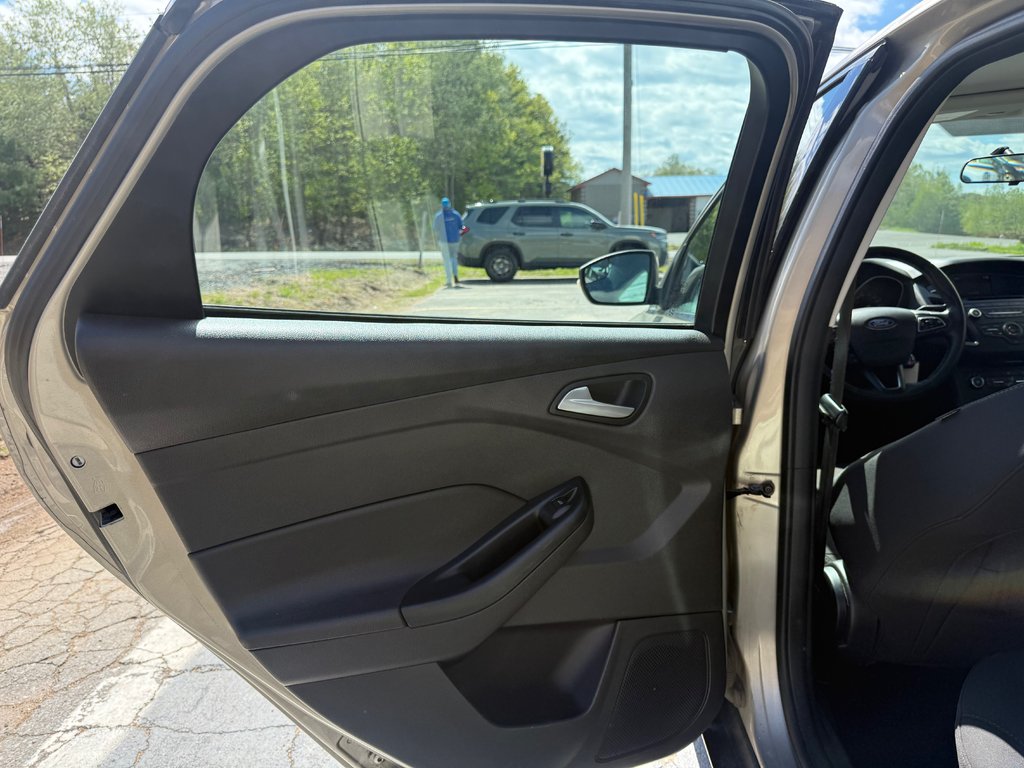 Ford FOCUS SE, keyless entry, backup camera, Bluetooth 2016 à Kentville, Nouvelle-Écosse - 13 - w1024h768px