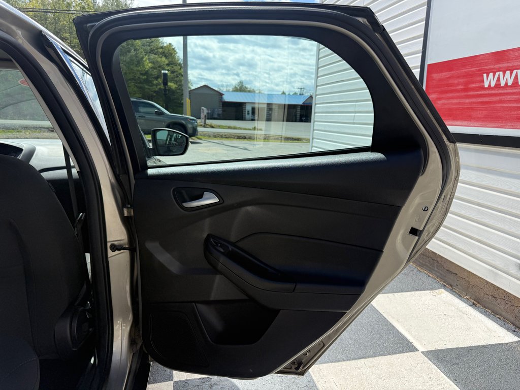 Ford FOCUS SE, keyless entry, backup camera, Bluetooth 2016 à Kentville, Nouvelle-Écosse - 16 - w1024h768px