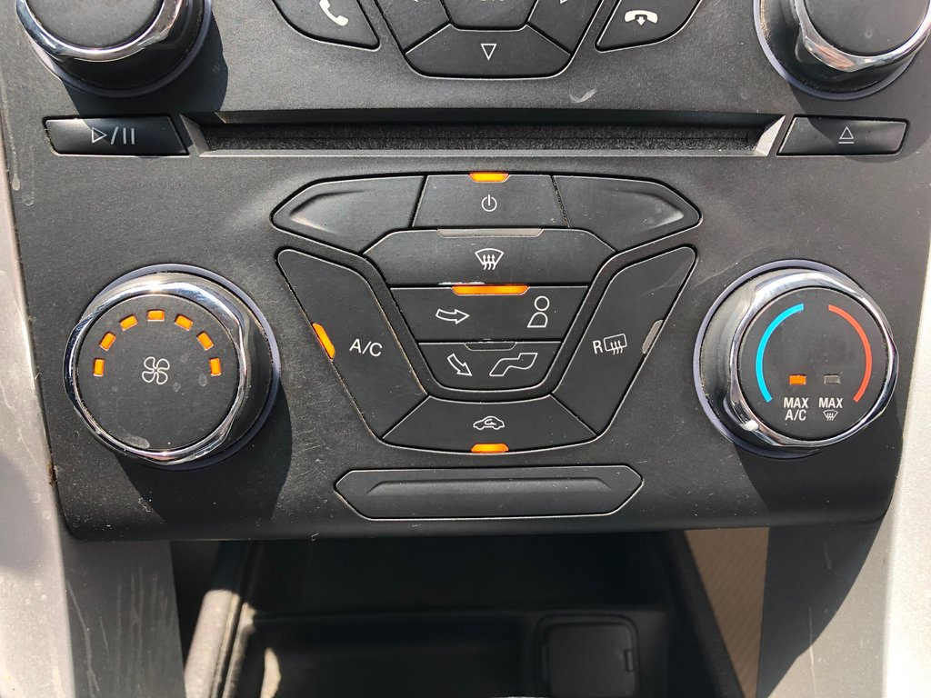 2015 Ford Fusion S - reverse camera, hands free, cruise control, ac in Kentville, Nova Scotia - 13 - w1024h768px