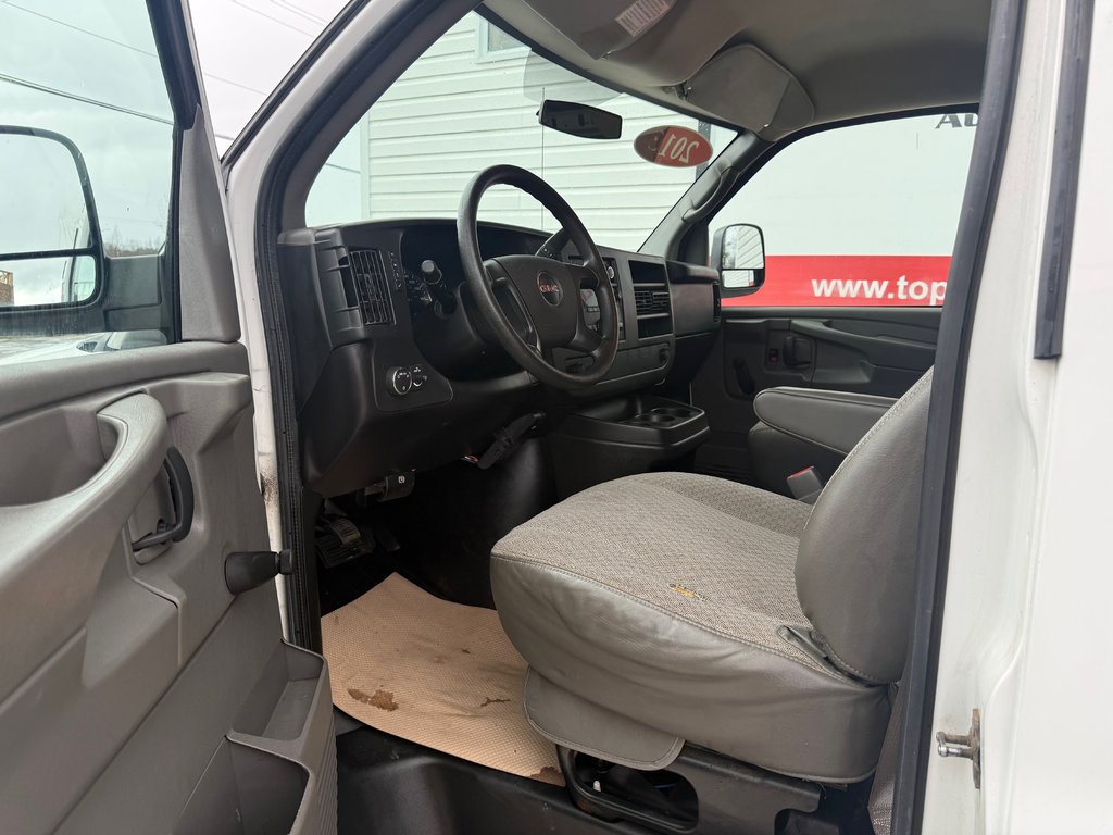 2013 GMC SAVANA CARGO 3500, Utility Van, Tow Package in Kentville, Nova Scotia - 8 - w1024h768px
